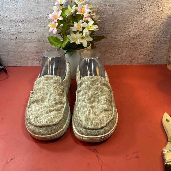 Hey Dude Shoes - Wos Hey Dude shoes SZ 7